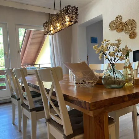 Appartement Sonnentraum - 95qm, 3 Schlafzimmer, 3 Baeder, Balkon & Bergblick